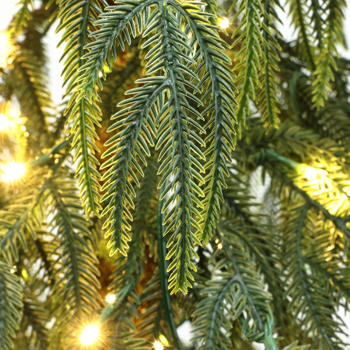 Haven Crest 7.5FT Flocked Cedar Christmas Tree 250 LEDs 2160 PE Tips Decor